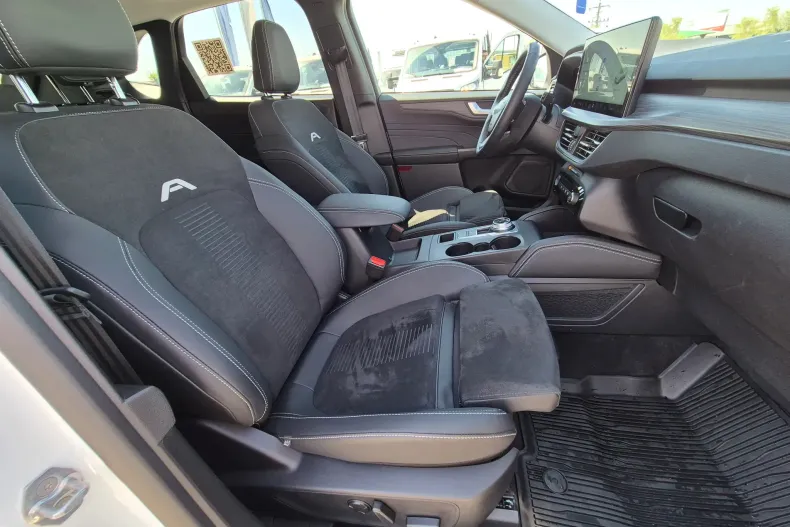 Ford Kuga din 2025 cu 9.970 km - oferta FOR208885 - foto 39