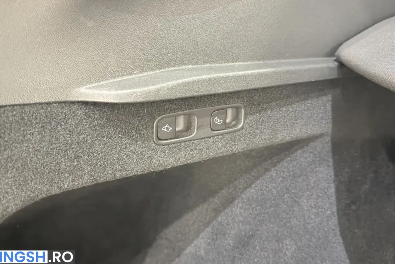 Tesla Model Y din 2022 cu 44.191 km - oferta TES208893 - foto 19