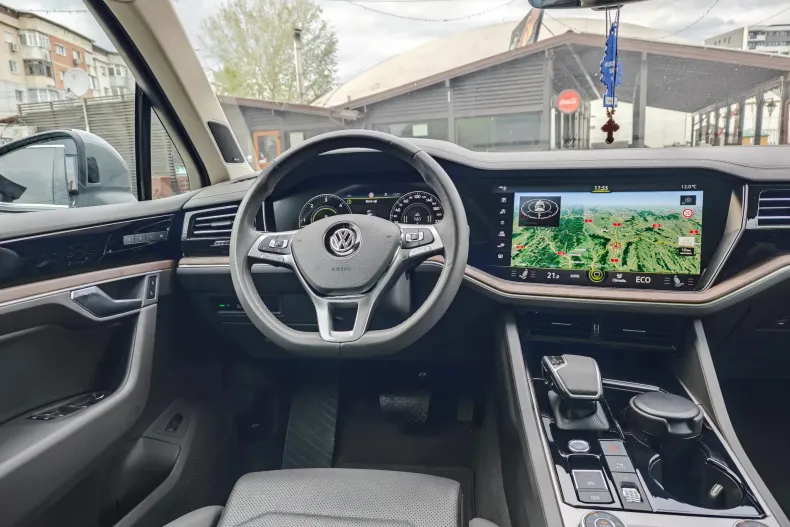 Volkswagen Touareg din 2020 cu 31.760 km - oferta VOL208962 - foto 17