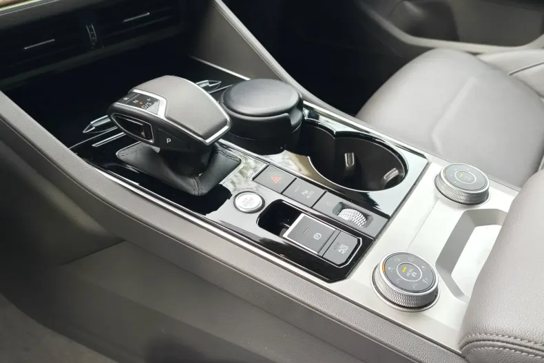 Volkswagen Touareg din 2020 cu 31.760 km - oferta VOL208962 - foto 23