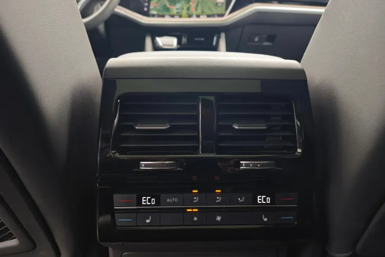Volkswagen Touareg din 2020 cu 31.760 km - oferta VOL208962 - foto 26
