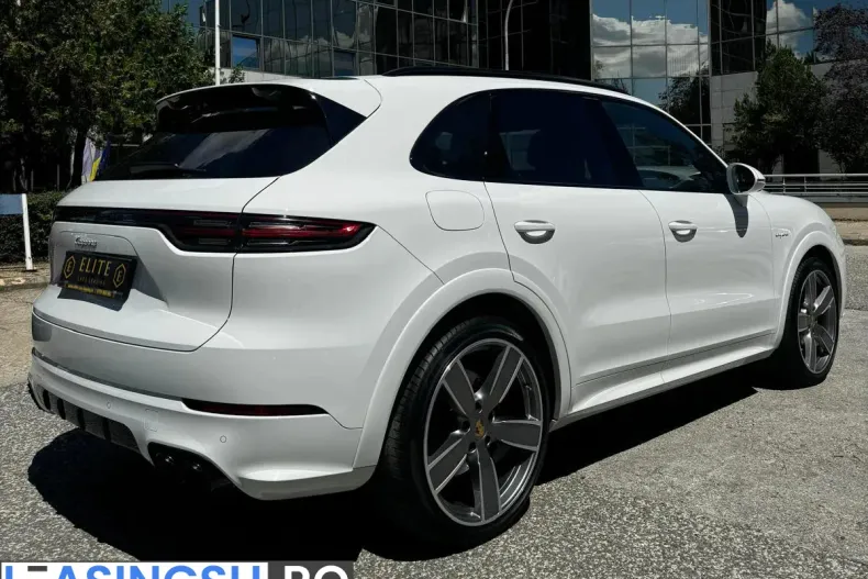 Porsche Cayenne din 2023 cu 65.649 km - oferta POR208967 - foto 9