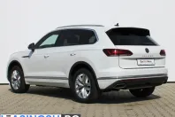Volkswagen Touareg din 2022 cu 64.124 km - oferta VOL208974 - foto 3