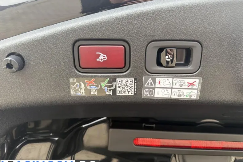 Mercedes-Benz CLE 300 (Clasa CLE) din 2024 cu 22.571 km - oferta MER208976 - foto 28