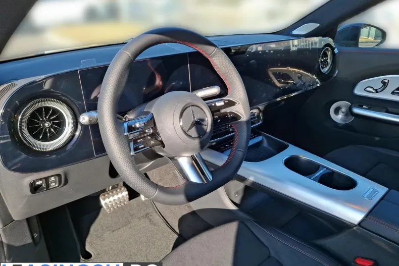 Mercedes-Benz CLA 200 (Clasa CLA) din 2025 cu 4.000 km - oferta MER208977 - foto 10