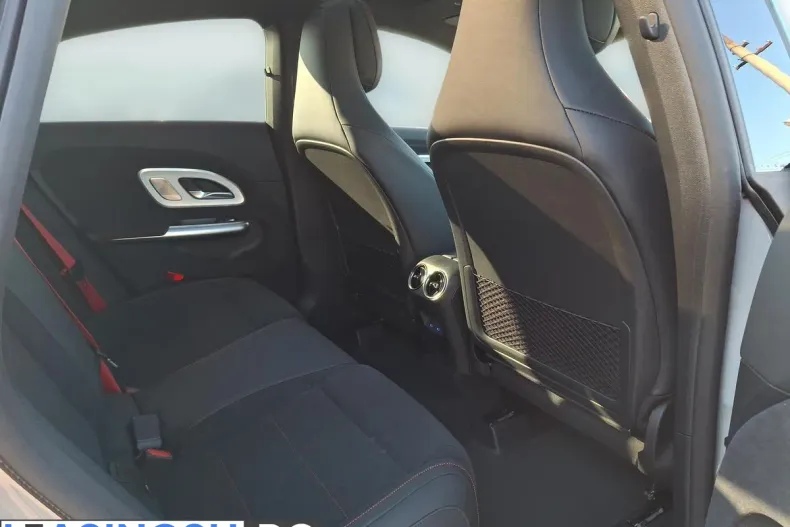 Mercedes-Benz CLA 200 (Clasa CLA) din 2025 cu 4.000 km - oferta MER208977 - foto 16