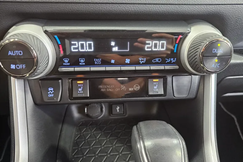 Toyota RAV4 din 2021 cu 88.313 km - oferta TOY208982 - foto 13