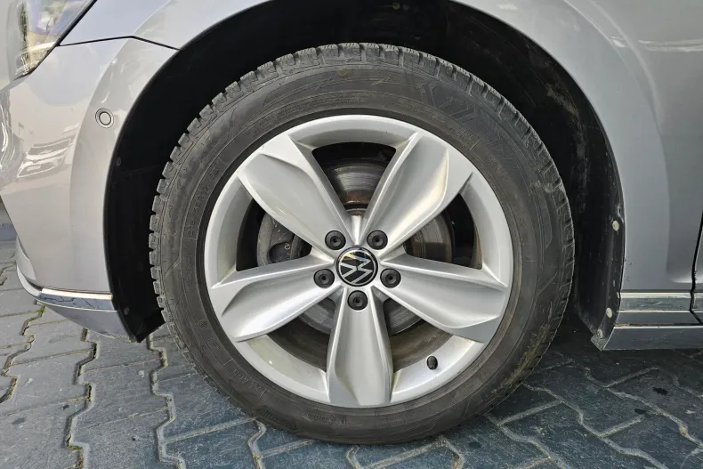 Volkswagen Passat din 2021 cu 50.620 km - oferta VOL208983 - foto 4
