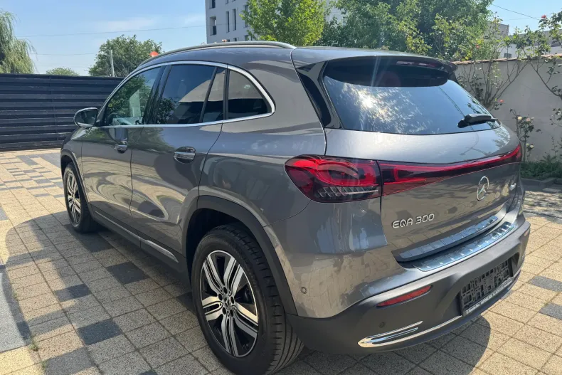 Mercedes-Benz EQA din 2021 cu 10.308 km - oferta MER208988 - foto 4