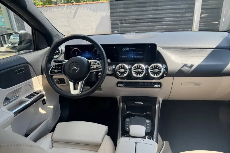 Mercedes-Benz EQA din 2021 cu 10.308 km - oferta MER208988 - foto 8