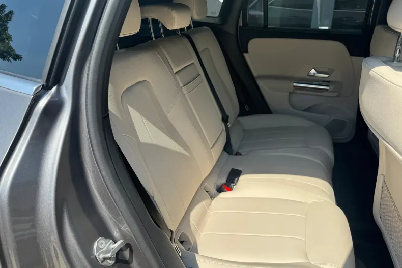 Mercedes-Benz EQA din 2021 cu 10.308 km - oferta MER208988 - foto 12
