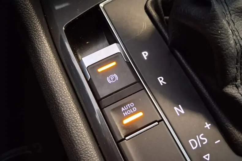 Volkswagen Tiguan din 2020 cu 70.942 km - oferta VOL208989 - foto 11