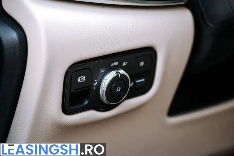 Mercedes-Benz V din 2025 cu 1 km - oferta MER208991 - foto 40