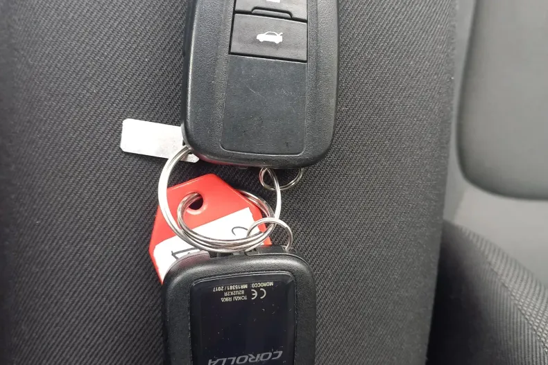 Toyota Corolla din 2021 cu 27.986 km - oferta TOY209007 - foto 26