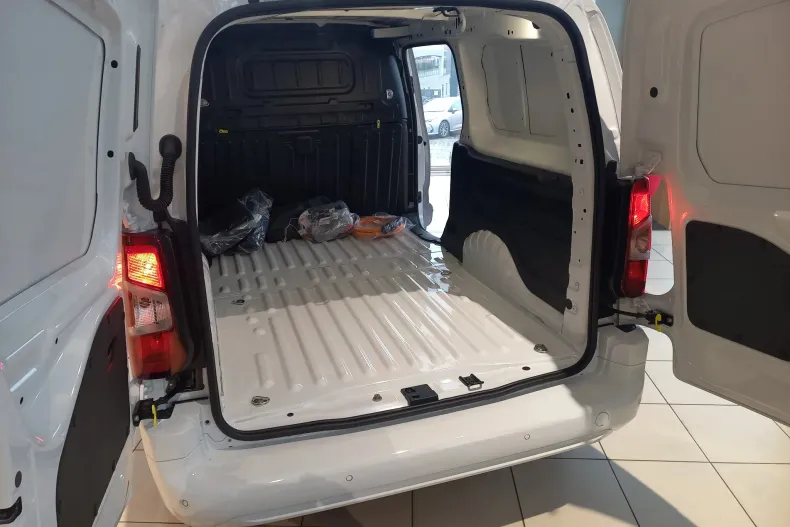 Toyota Proace din 2024 cu 4 km - oferta TOY209010 - foto 7