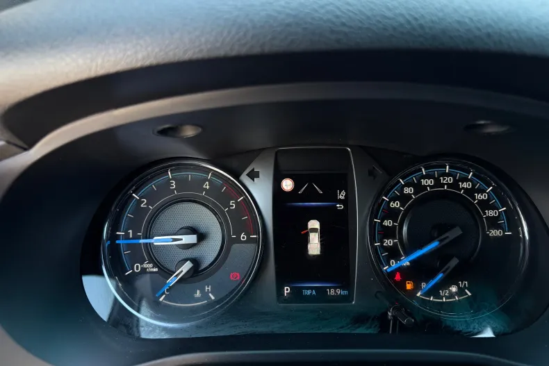 Toyota Hilux din 2025 cu 10 km - oferta TOY209047 - foto 15