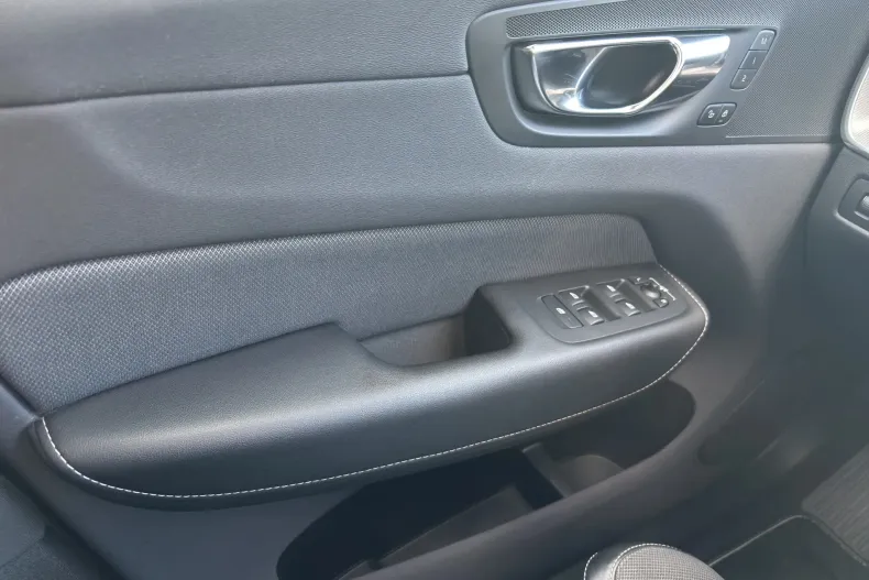 Volvo XC60 din 2020 cu 107.570 km - oferta VOL209063 - foto 15