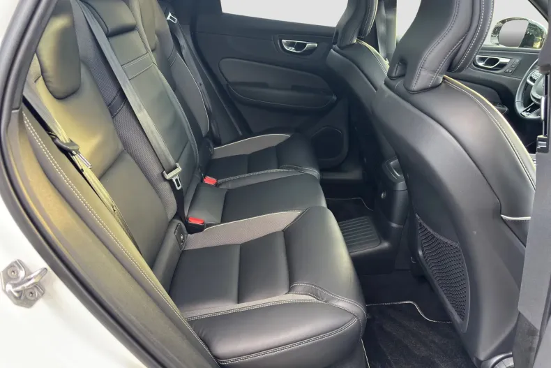 Volvo XC60 din 2020 cu 107.570 km - oferta VOL209063 - foto 19