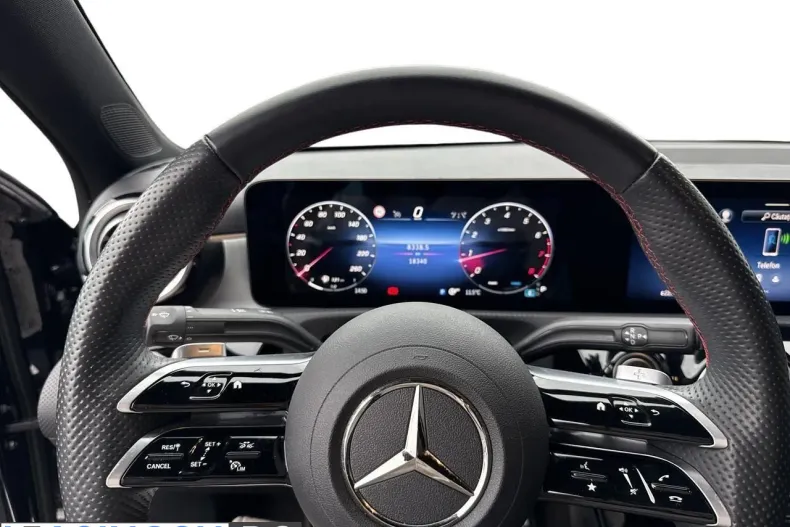 Mercedes-Benz A 200 (Clasa A) din 2024 cu 18.340 km - oferta MER209083 - foto 8