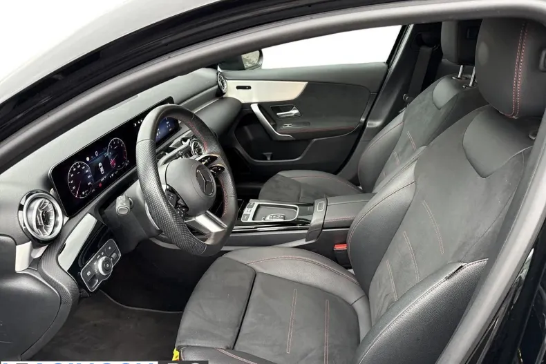 Mercedes-Benz A 200 (Clasa A) din 2024 cu 18.340 km - oferta MER209083 - foto 12