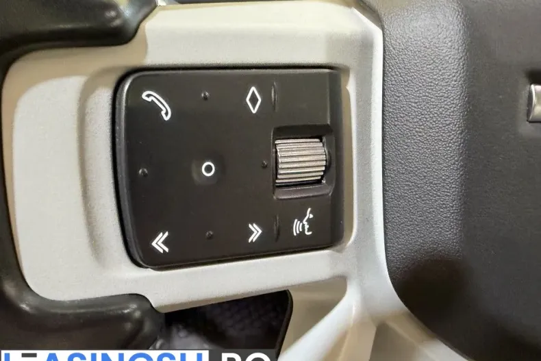 Land Rover Defender din 2021 cu 84.250 km - oferta LAN209102 - foto 13