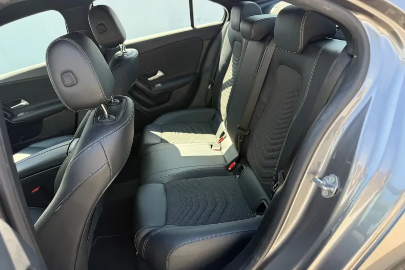 Mercedes-Benz A 200 (Clasa A) din 2022 cu 156.933 km - oferta MER209106 - foto 16