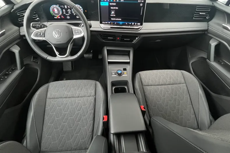 Volkswagen Tiguan din 2025 cu 7.200 km - oferta VOL209109 - foto 9