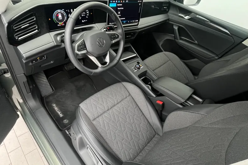 Volkswagen Tiguan din 2025 cu 7.200 km - oferta VOL209109 - foto 12