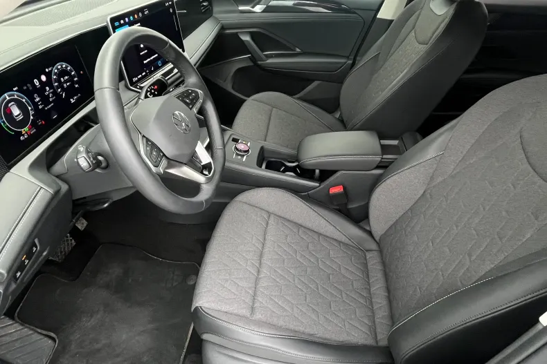 Volkswagen Tiguan din 2025 cu 7.200 km - oferta VOL209109 - foto 14