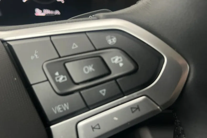 Volkswagen Tiguan din 2025 cu 7.200 km - oferta VOL209109 - foto 18