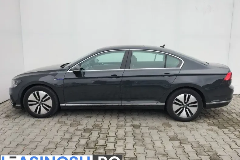 Volkswagen Passat din 2021 cu 45.625 km - oferta VOL209124 - foto 3