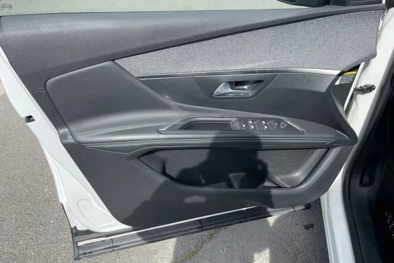 Peugeot 3008 din 2021 cu 109.735 km - oferta PEU209152 - foto 10