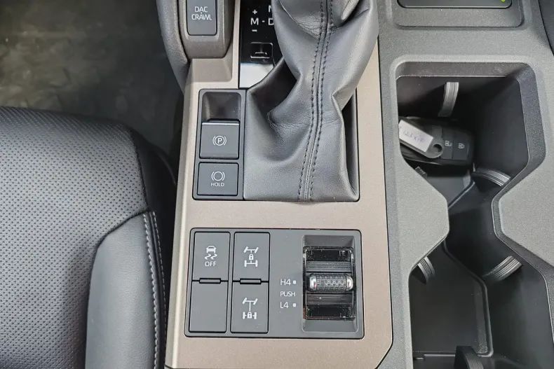 Toyota Land Cruiser din 2024 cu 18.951 km - oferta TOY209154 - foto 18