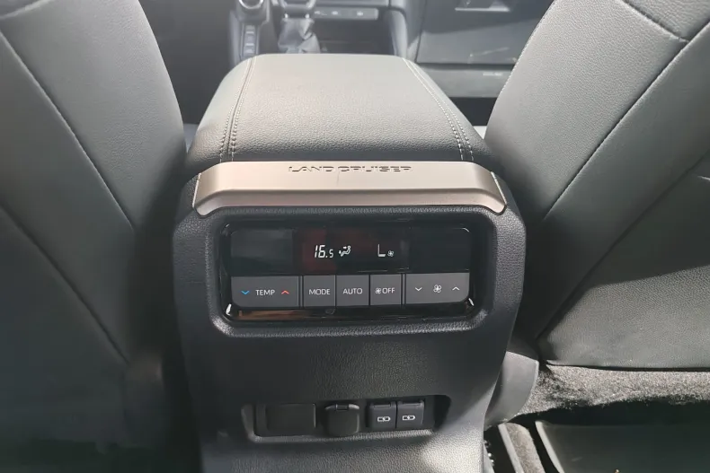 Toyota Land Cruiser din 2024 cu 18.951 km - oferta TOY209154 - foto 19