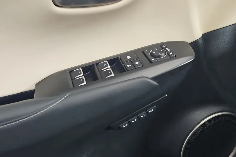 Lexus Seria NX din 2021 cu 33.257 km - oferta LEX209155 - foto 14