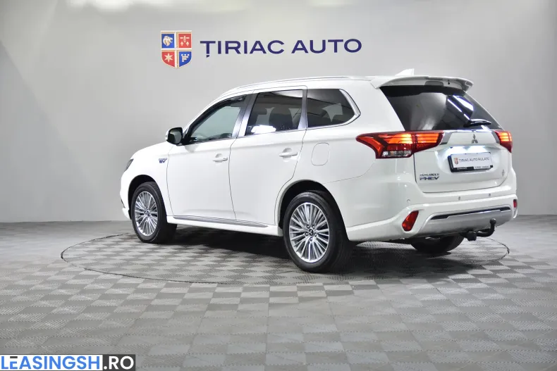 Mitsubishi Outlander din 2020 cu 127.600 km - oferta MIT209169 - foto 3