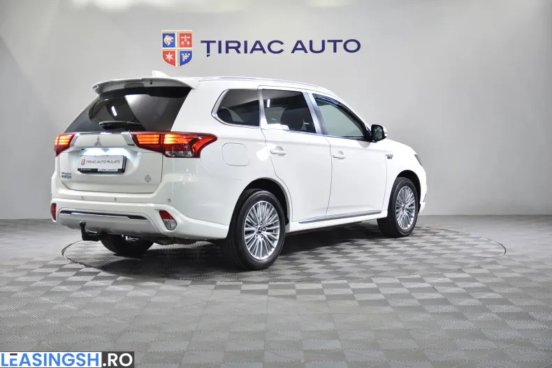 Mitsubishi Outlander din 2020 cu 127.600 km - oferta MIT209169 - foto 5