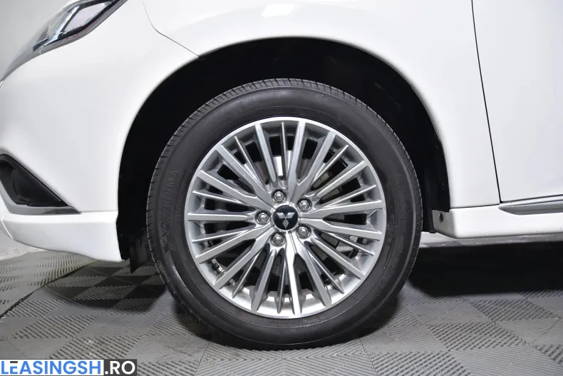 Mitsubishi Outlander din 2020 cu 127.600 km - oferta MIT209169 - foto 13