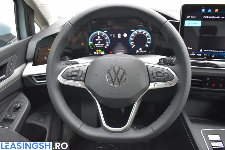 Volkswagen Golf din 2025 cu 10.000 km - oferta VOL209194 - foto 8