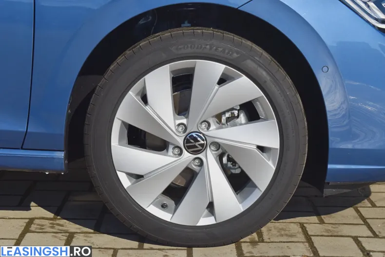 Volkswagen Golf din 2026 cu 1 km - oferta VOL209195 - foto 18