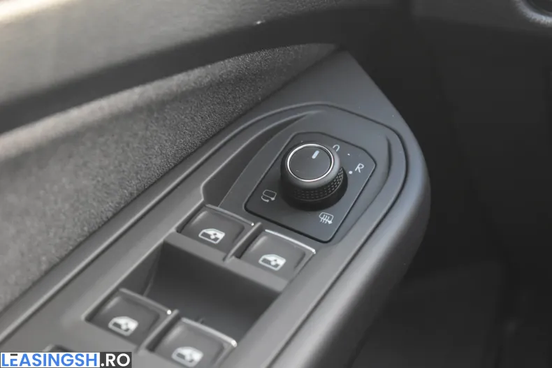 Volkswagen Golf din 2026 cu 1 km - oferta VOL209195 - foto 32
