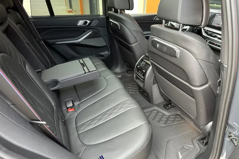BMW X5 M (Seria X) din 2025 cu 13.236 km - oferta BMW209202 - foto 18