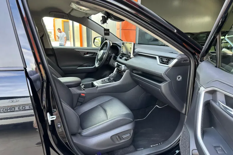 Toyota RAV4 din 2022 cu 100.427 km - oferta TOY209203 - foto 12