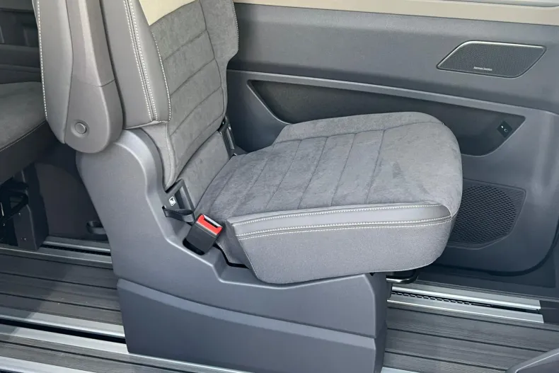 Volkswagen Multivan din 2026 cu 10 km - oferta VOL209218 - foto 9