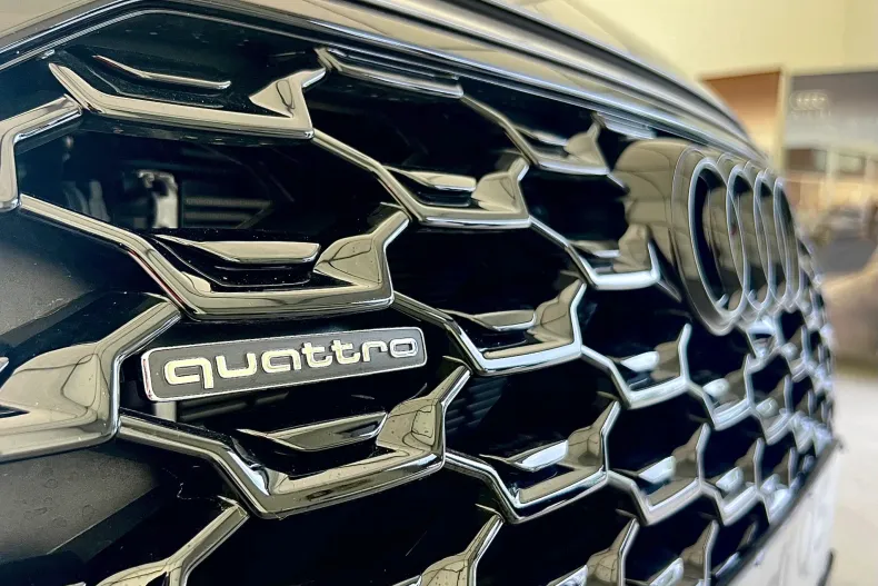 Audi Q5 din 2024 cu 7.857 km - oferta AUD209221 - foto 10