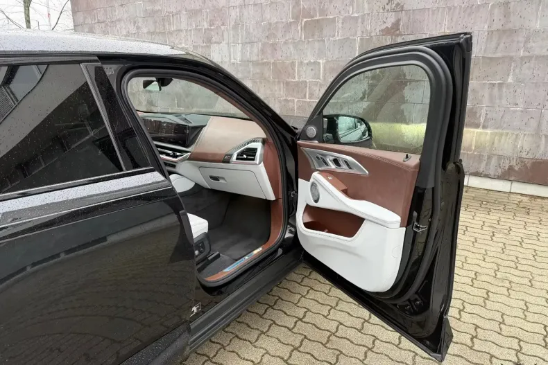 BMW XM (Seria X) din 2025 cu 6.100 km - oferta BMW209225 - foto 19