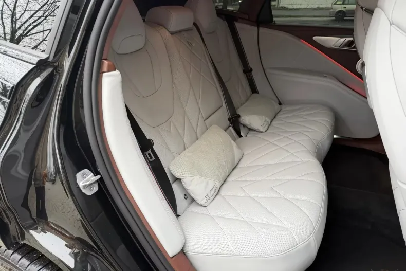 BMW XM (Seria X) din 2025 cu 6.100 km - oferta BMW209225 - foto 29