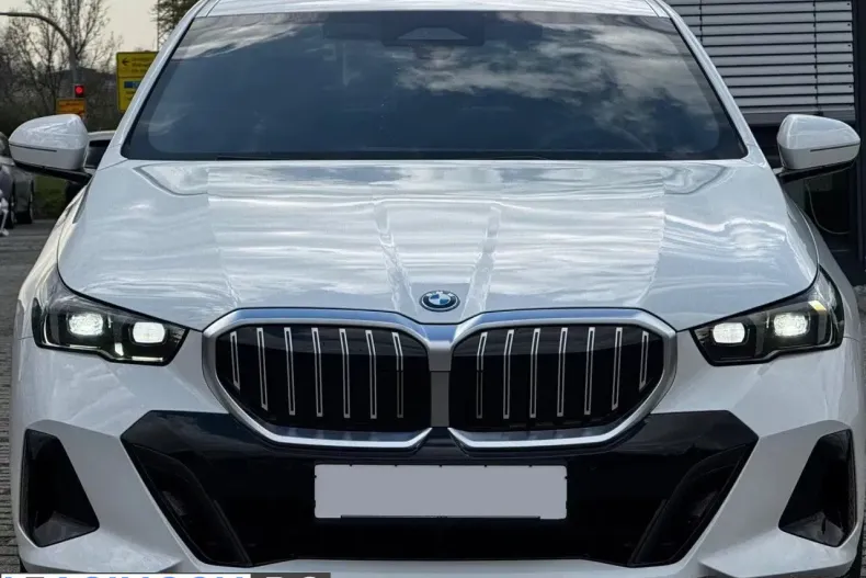 BMW 530e (Seria 5) din 2025 cu 5 km - oferta BMW209228 - foto 2