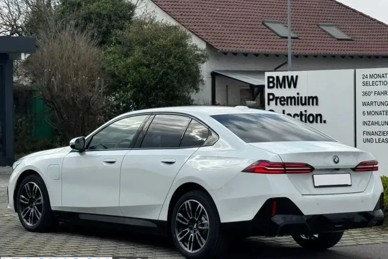 BMW 530e (Seria 5) din 2025 cu 5 km - oferta BMW209228 - foto 5
