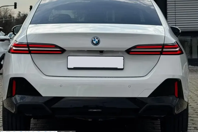 BMW 530e (Seria 5) din 2025 cu 5 km - oferta BMW209228 - foto 6